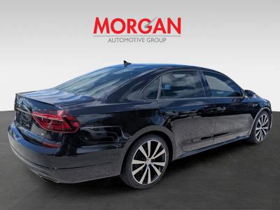 2018 Volkswagen Passat — interior view