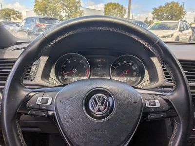 2018 Volkswagen Passat — photo 27 view