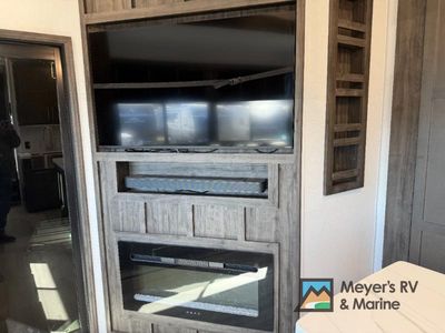 2025 Keystone RV Fuzion - Photo 12