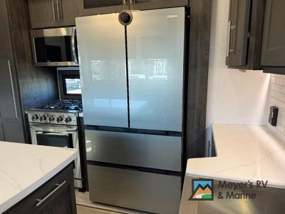 2025 Keystone RV Fuzion - Photo 7