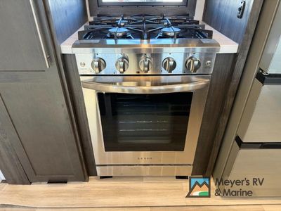 2025 Keystone RV Fuzion - Photo 8