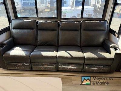 2025 Keystone RV Fuzion - Photo 16