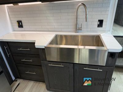 2025 Keystone RV Fuzion - Photo 10