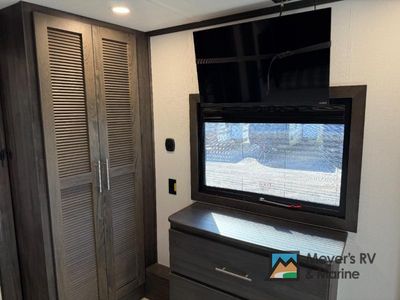 2025 Keystone RV Fuzion - Photo 24