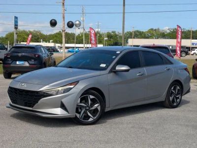 2023 Hyundai Elantra - Photo 1