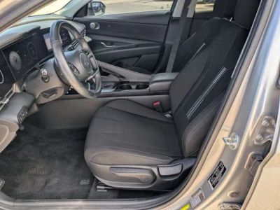 2023 Hyundai Elantra - Photo 11