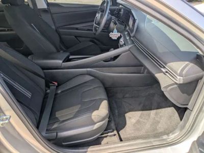 2023 Hyundai Elantra - Photo 22