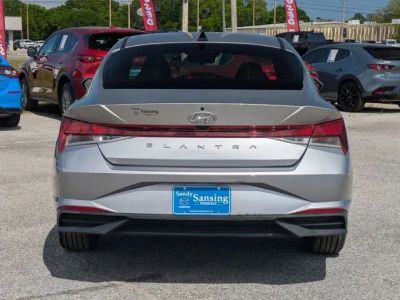 2023 Hyundai Elantra - Photo 4