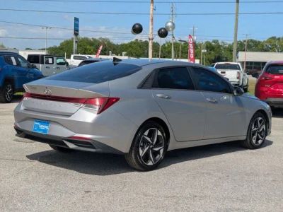 2023 Hyundai Elantra - Photo 5