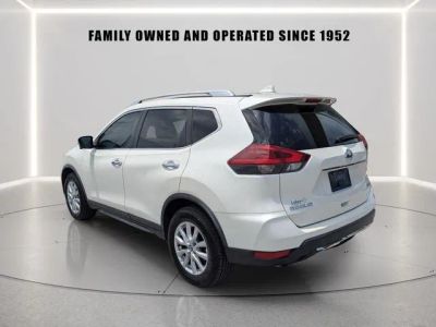 2018 Nissan Rogue — detail view