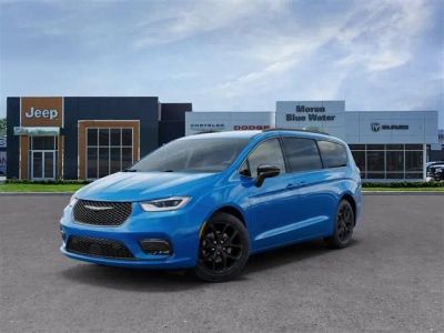 2026 Chrysler Pacifica PACIFICA SELECT in Hydro Blue Pearl-Coat Exterior Paint — front three-quarter view