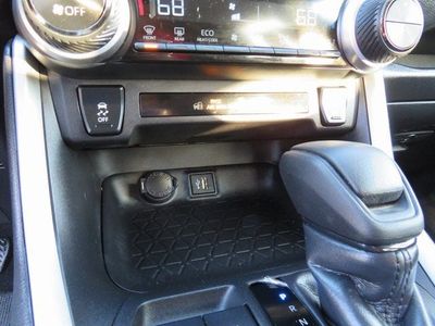 2024 Toyota RAV4 - Photo 25