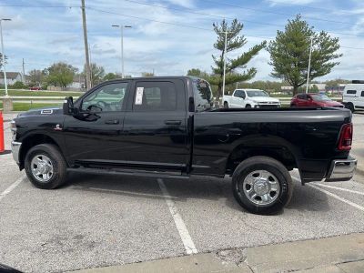 2026 RAM 3500 — photo 20 view