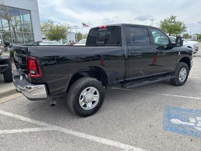 2026 RAM 3500 — photo 32 view