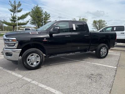 2026 RAM 3500 — photo 17 view