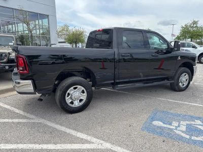 2026 RAM 3500 — photo 33 view