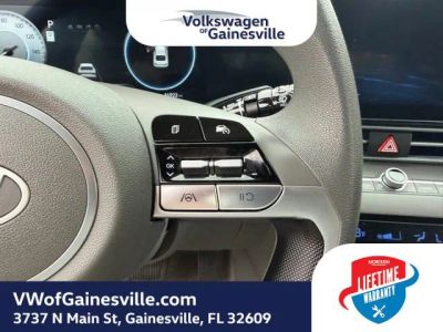 2024 Hyundai Elantra — photo 21 view