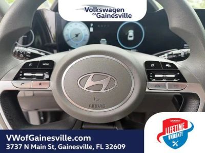 2024 Hyundai Elantra — photo 19 view