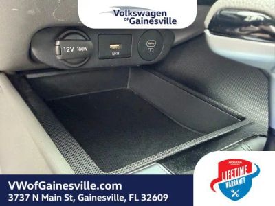 2024 Hyundai Elantra — photo 25 view