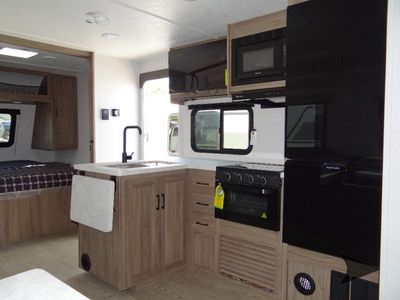 2026 Coachmen RV Freedom Express Select - Photo 18