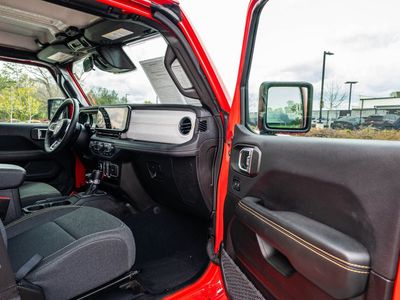 2025 Jeep Wrangler - Photo 11