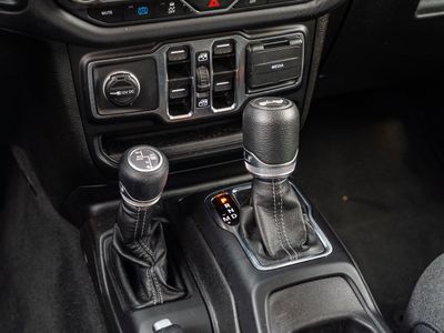 2025 Jeep Wrangler - Photo 34