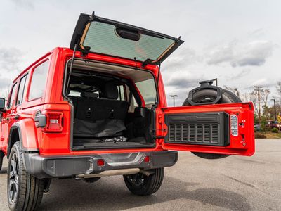 2025 Jeep Wrangler - Photo 18