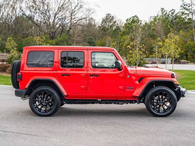 2025 Jeep Wrangler - Photo 6
