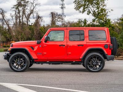 2025 Jeep Wrangler - Photo 2