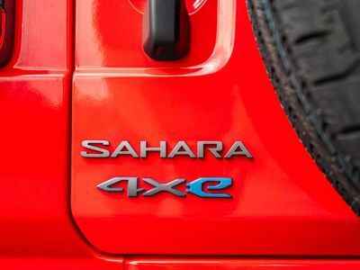 2025 Jeep Wrangler - Photo 16