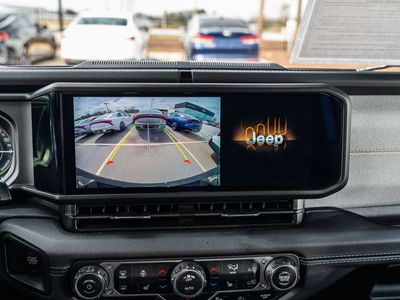 2025 Jeep Wrangler - Photo 36