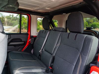 2025 Jeep Wrangler - Photo 24