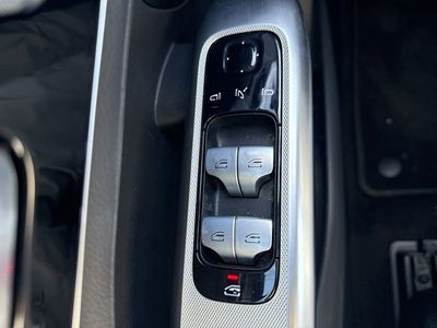 2023 Mercedes-Benz GLC 300 - Photo 11