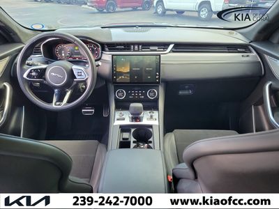 2024 Jaguar F-PACE - Photo 16