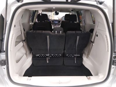 2023 Chrysler Voyager - Photo 9