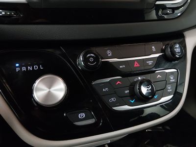 2023 Chrysler Voyager - Photo 20