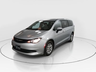 2023 Chrysler Voyager - Photo 3