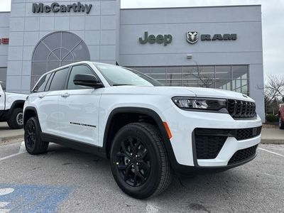 2026 Jeep Grand Cherokee WLJH74 — front three-quarter view