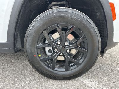 2026 Jeep Grand Cherokee — photo 14 view