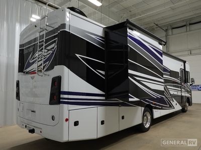 2026 Fleetwood Bounder - Photo 4
