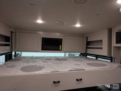 2026 Fleetwood Bounder - Photo 13
