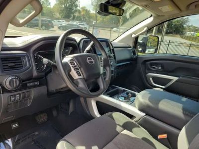 2024 Nissan Titan — photo 10 view