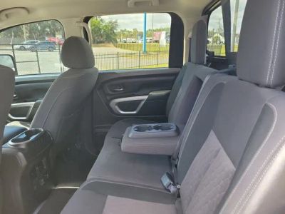 2024 Nissan Titan — photo 25 view