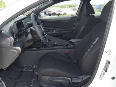 2026 Hyundai Elantra - Photo 32