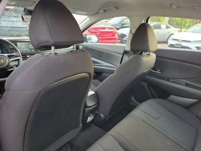 2025 Hyundai Elantra — photo 25 view