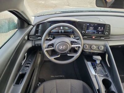 2025 Hyundai Elantra — photo 24 view