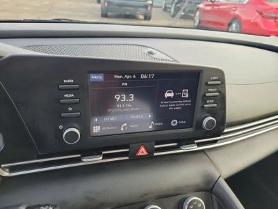 2025 Hyundai Elantra — photo 19 view