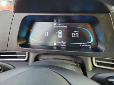 2025 Hyundai Elantra — photo 18 view