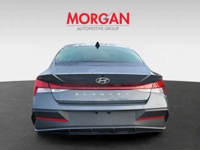 2025 Hyundai Elantra — photo 8 view