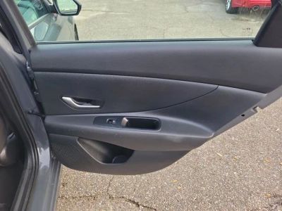 2025 Hyundai Elantra — photo 30 view